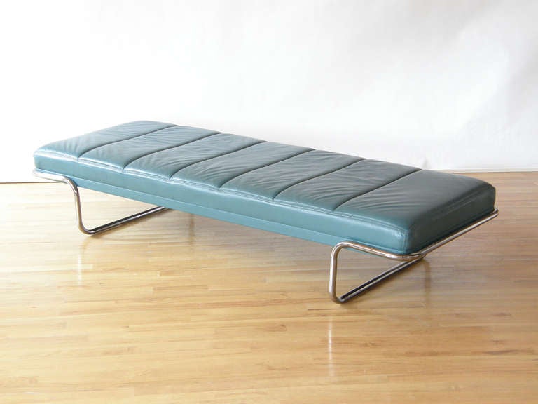 Leather daybed on tubular chrome frame by Brayton International.

Please use Contact Dealer button if you have any questions.