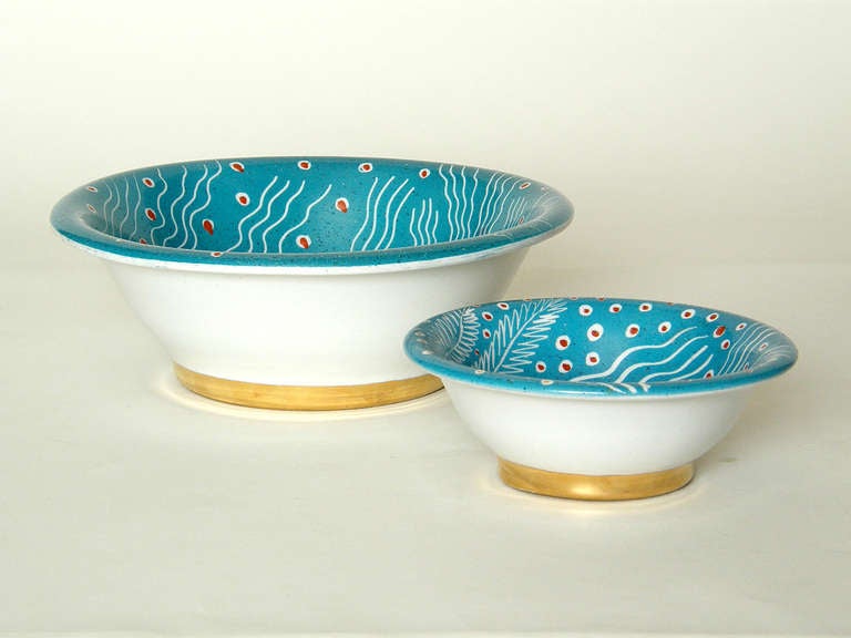 Mid-Century Modern Pair of Waylande Gregory Bowls with Underwater Fish Scene and Gold Accents