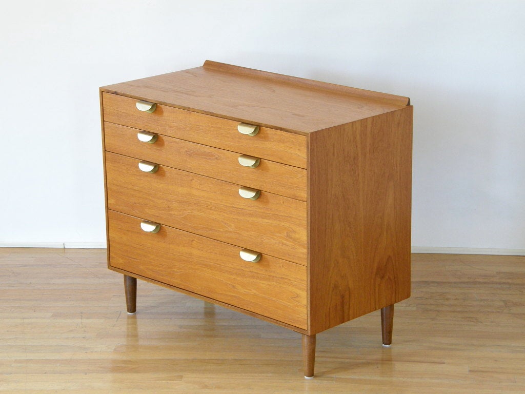 Teak, 4 drawer chest designed by Finn Juhl for Baker Furniture.
Please use the Contact Dealer button if you have any questions.