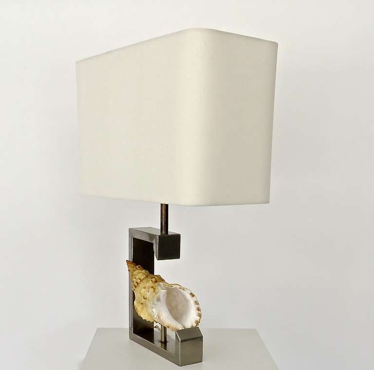 French Table Lamp with Real Seashell Surrounded by Nickel Chrome Frame In Good Condition For Sale In Chicago, IL