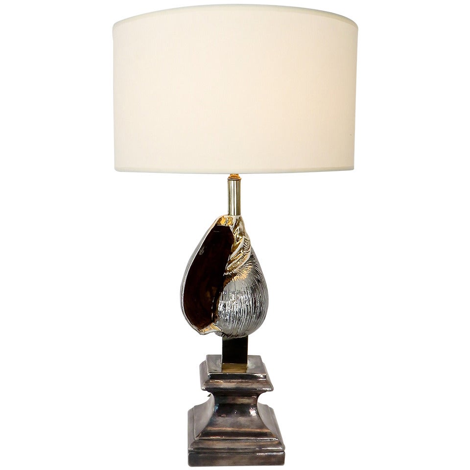 French Table Lamp Silver and Gold Glazed Ceramic Seashell Classical Pediment For Sale