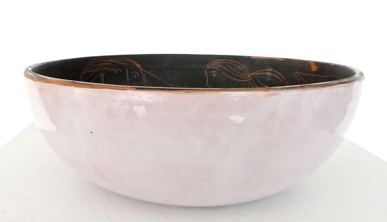 Mid-Century Modern French Ceramic Bowl by Nydia Innocenti. Vallauris, France