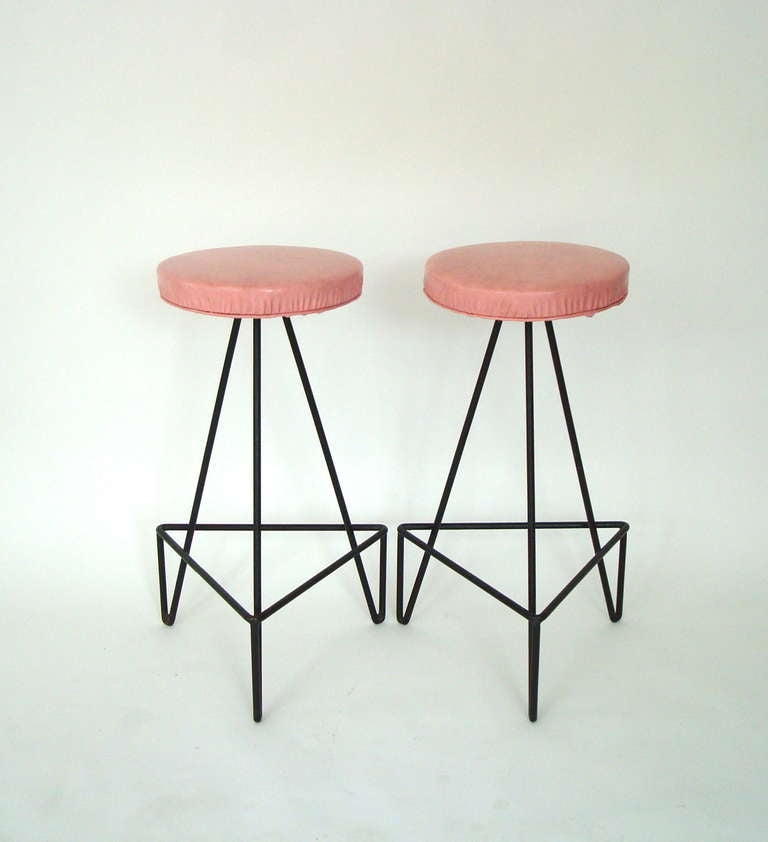 Set of 4 American c 1950 Wrought Iron Bar Stools In Excellent Condition In Chicago, IL