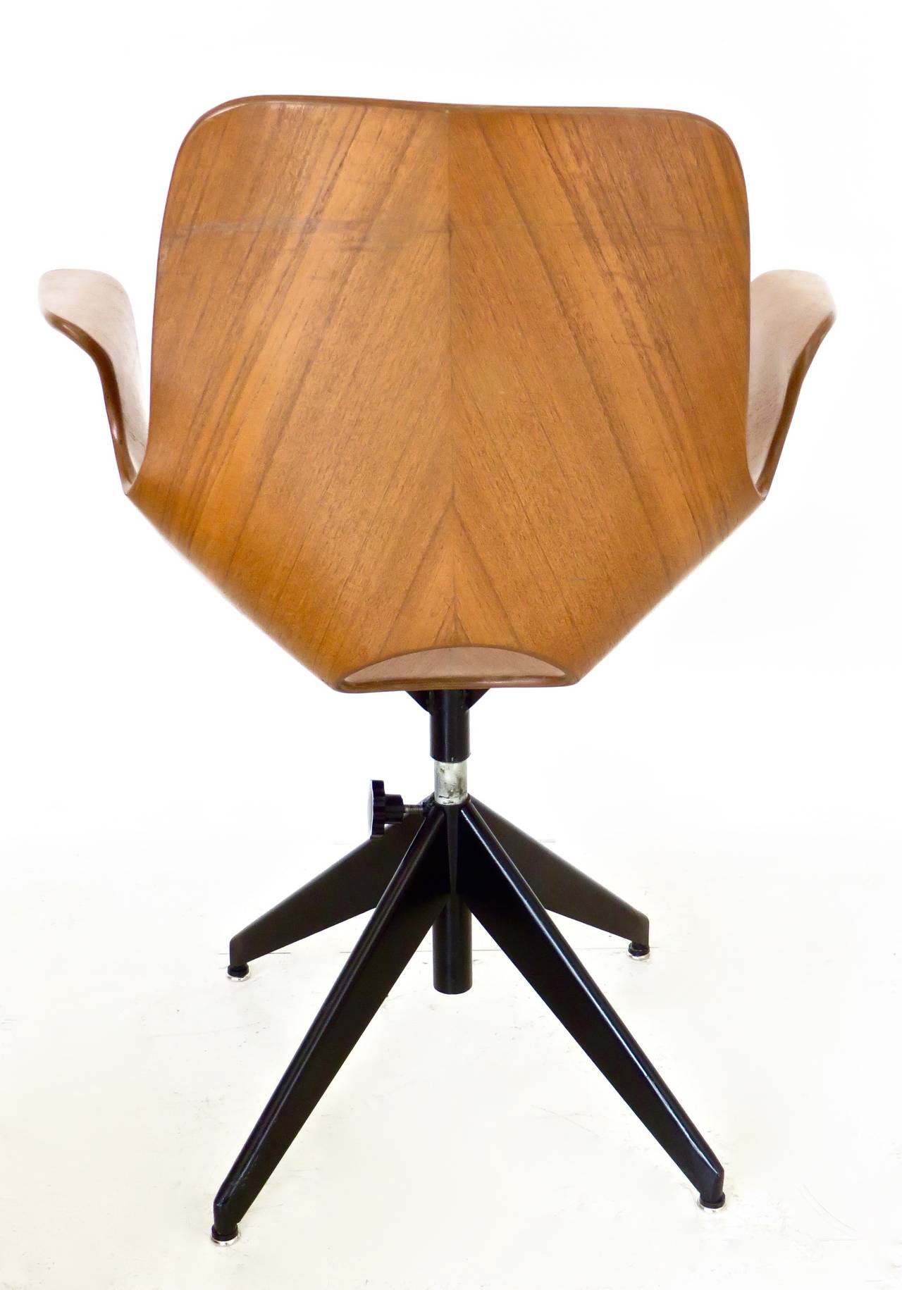 Italian Medea Desk Chair by Vittorio Nobili for Tagliabue In Excellent Condition In Chicago, IL
