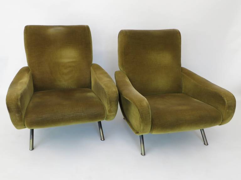 Super comfortable lounge chair designed by world known designer Marco Zanuso for Arflex, Italy 1951. 
The Lady was awarded the gold medal at the IX Triennale in Milan in 1951, gaining immediate critical acclaim and great success among the