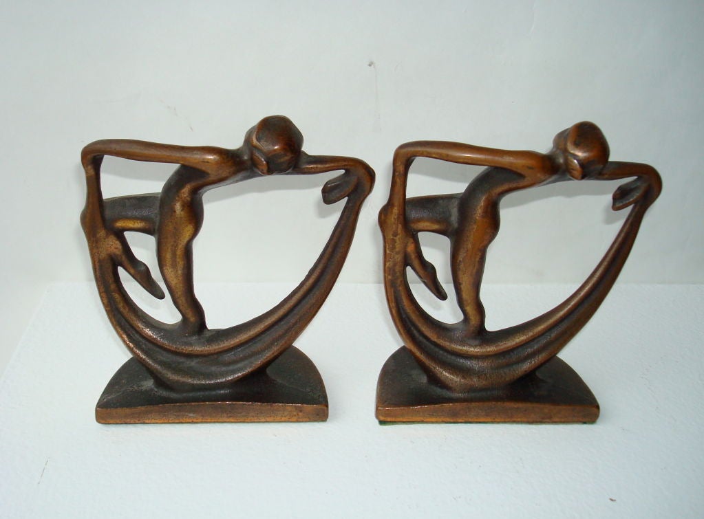 Pair of Dancing Female Art Deco Bookends In Excellent Condition In Chicago, IL