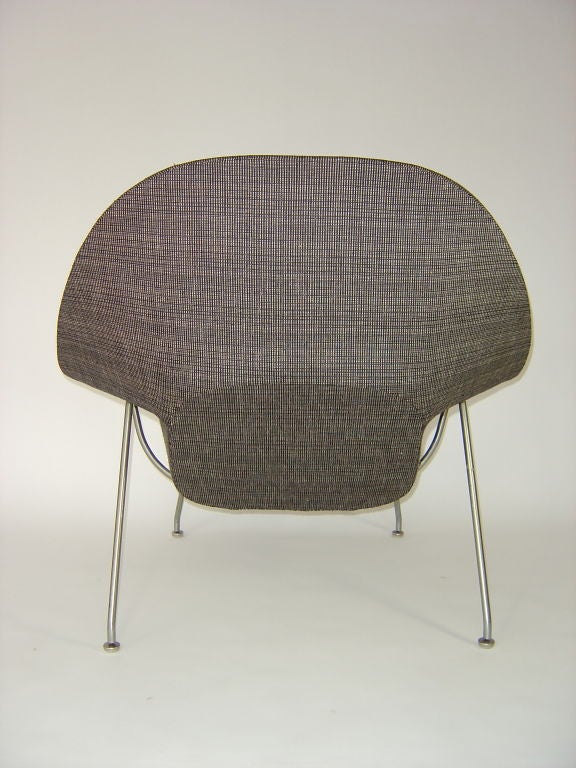 Fiberglass Womb Chair by  Eero Saarinen