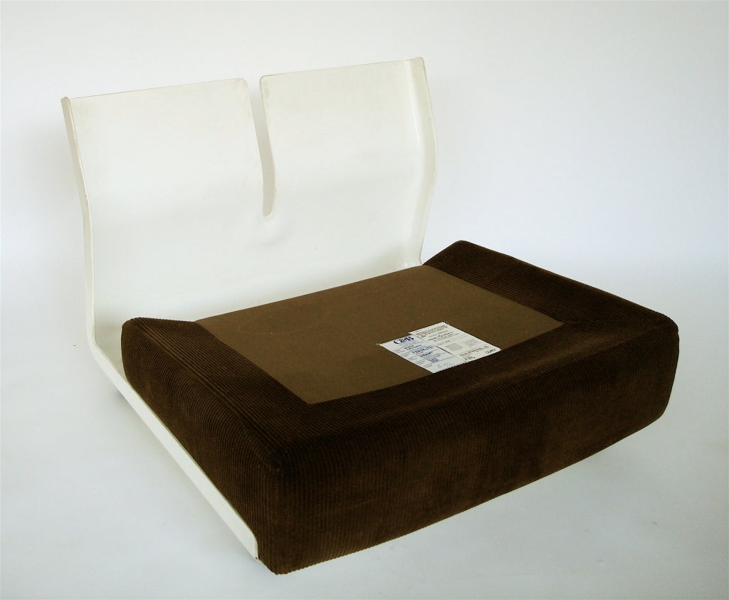 Pair of Italian Amanta Chairs by Mario Bellini 2