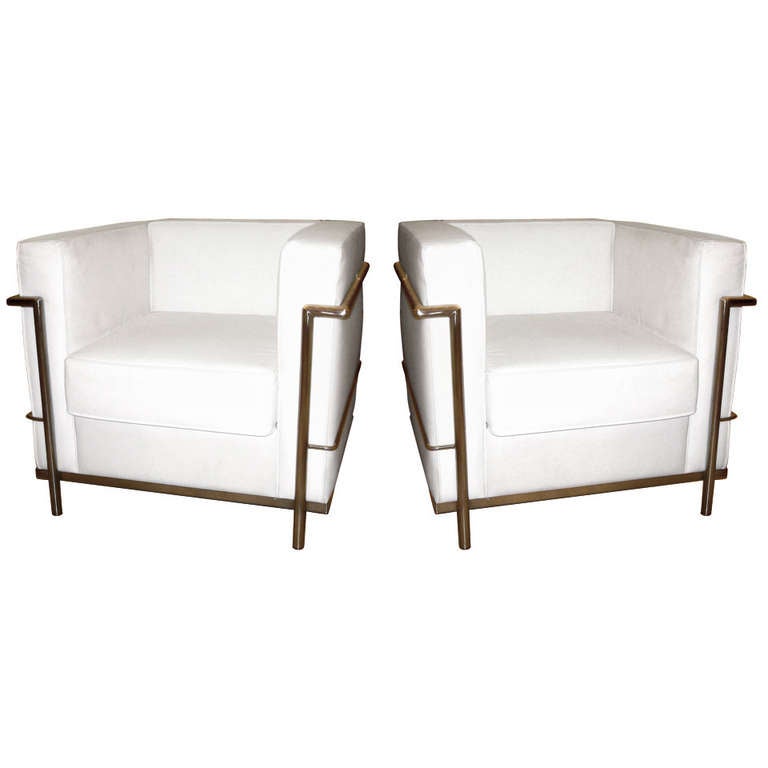 Pair of White Leather Club Chairs in the Style of Le Corbusier at 1stDibs