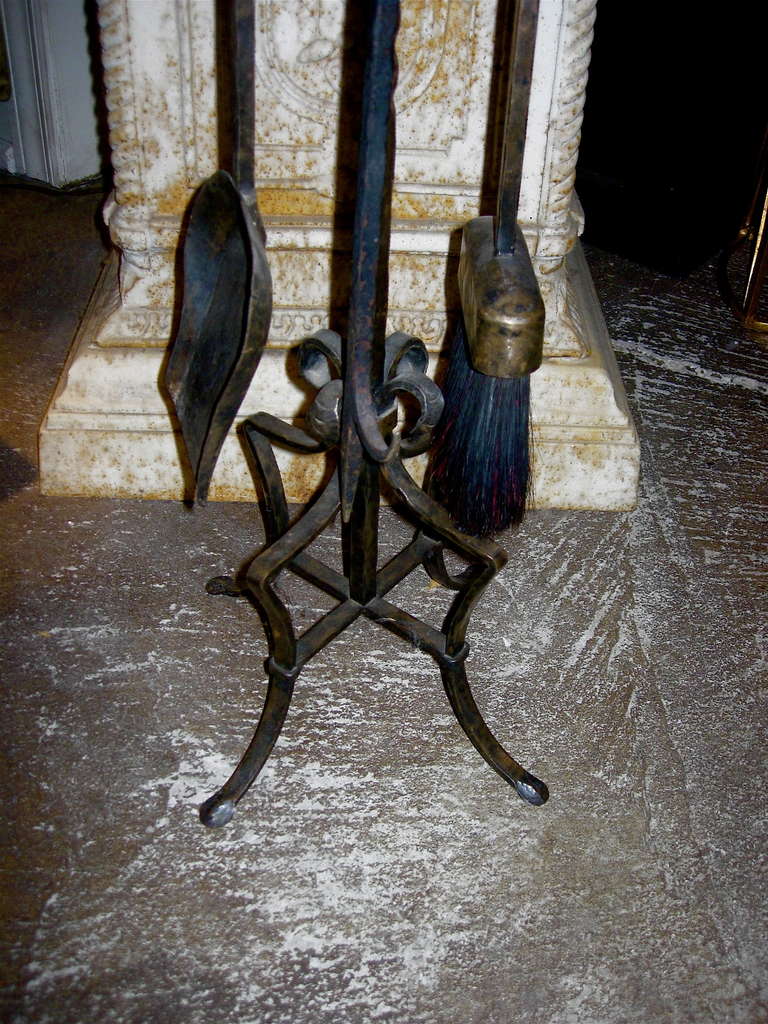 English Hand-Forged Iron and Bronze Fireplace Tool Set with Old Patina In Excellent Condition In Buchanan, MI