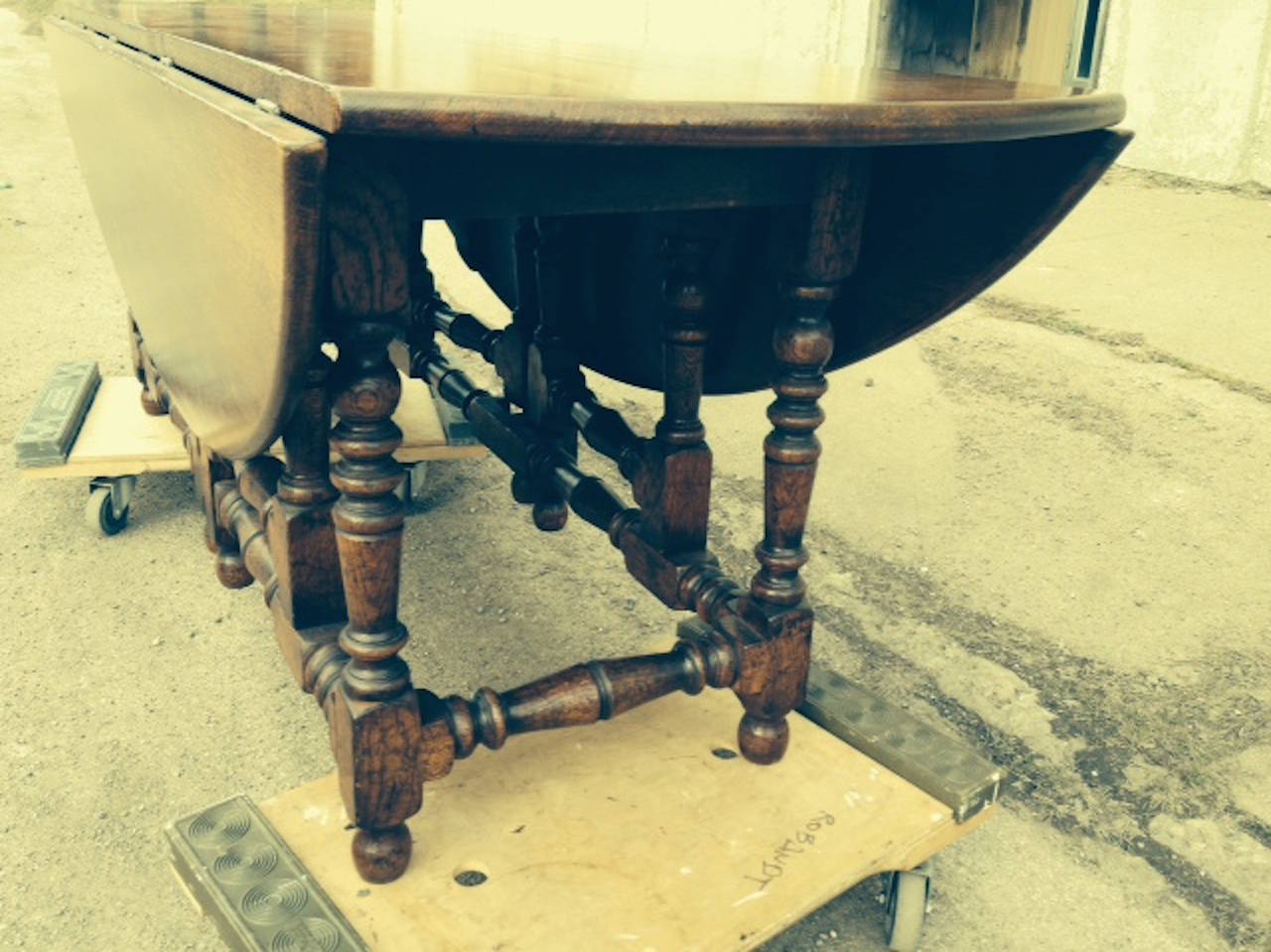 English, Handcrafted 17th Century Style Drop-Leaf Table In Excellent Condition For Sale In Buchanan, MI