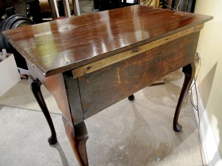 Lowboy inglés de roble del siglo XVIII en Excelente estado para la venta en Buchanan, MI