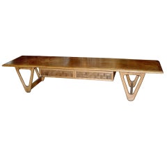 Mesa de centro de mediados de siglo de gran forma al estilo de Persal