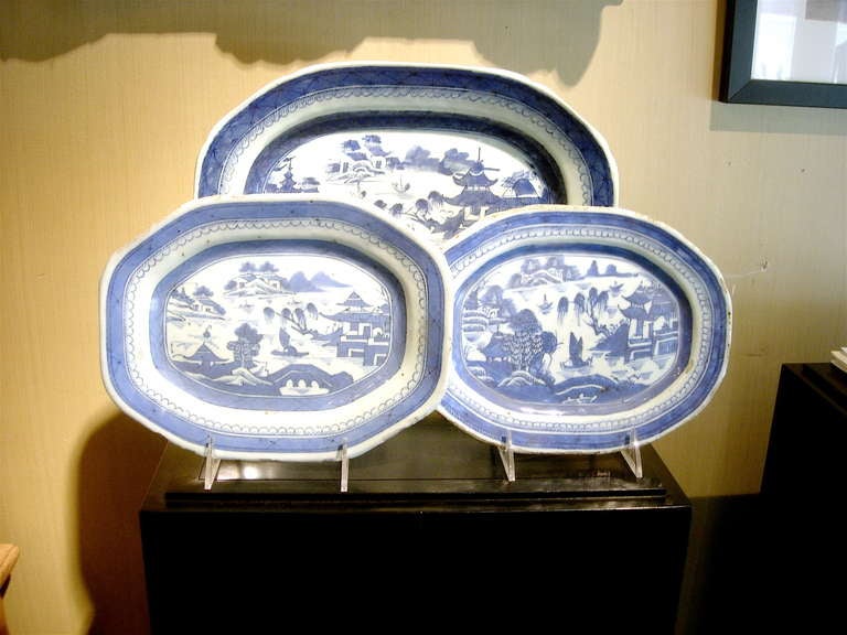 COLLECTION OF THREE CHINESE EXPORT CANTON PLATTERS