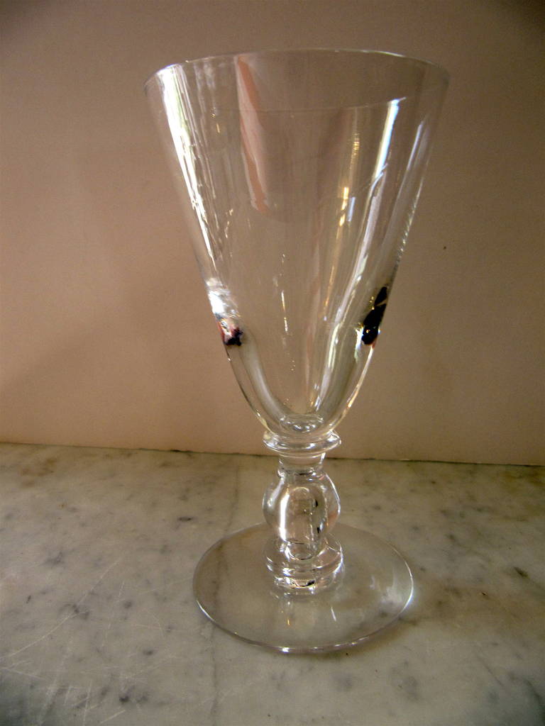 Elegant set of 18 goblets with air bubble in the manner of Stuben.