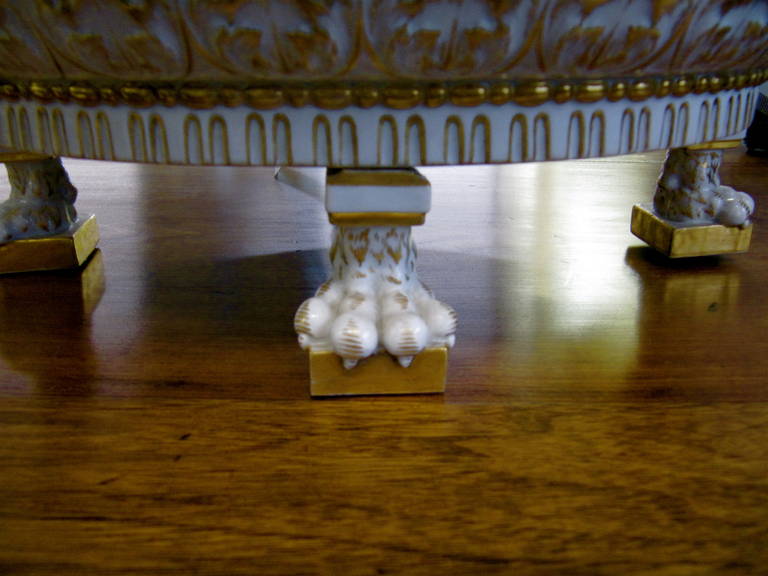 Pair of KPM Reticulated Porcelain Baskets on Paw Feet In Excellent Condition In Buchanan, MI