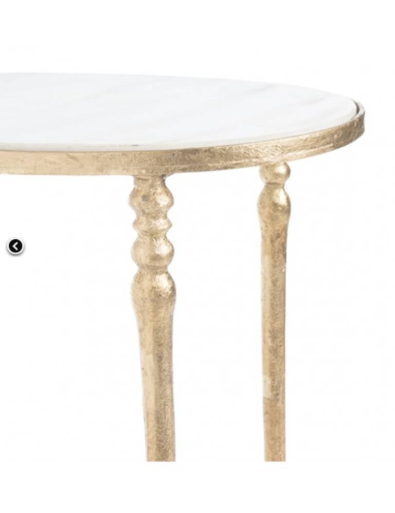 Charmante paire de tables à boissons en métal doré et marbre. Prix par table.