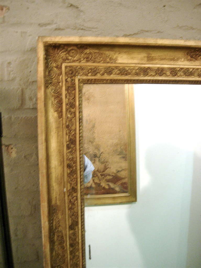 Premier Empire Miroir à trumeau en bois doré de style Empire en vente