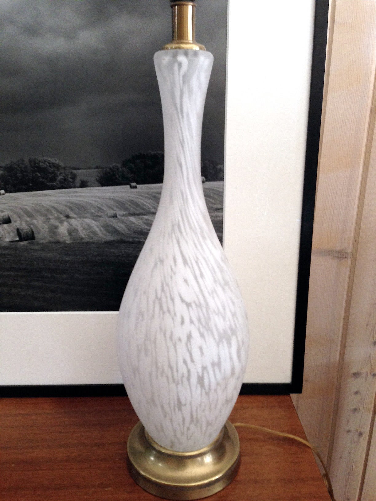 Single Midcentury White Murano Glass Lamp In Good Condition For Sale In Buchanan, MI