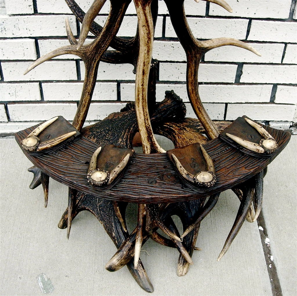 Antler EXCEPTIONAL 19TH CENTURY BLACK FOREST POOL CUE OR GUN RACK.