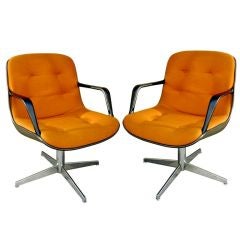 ONE PAIR OF STEELCASE SWIVEL CHAIRS OF CLASSIC DESIGHN