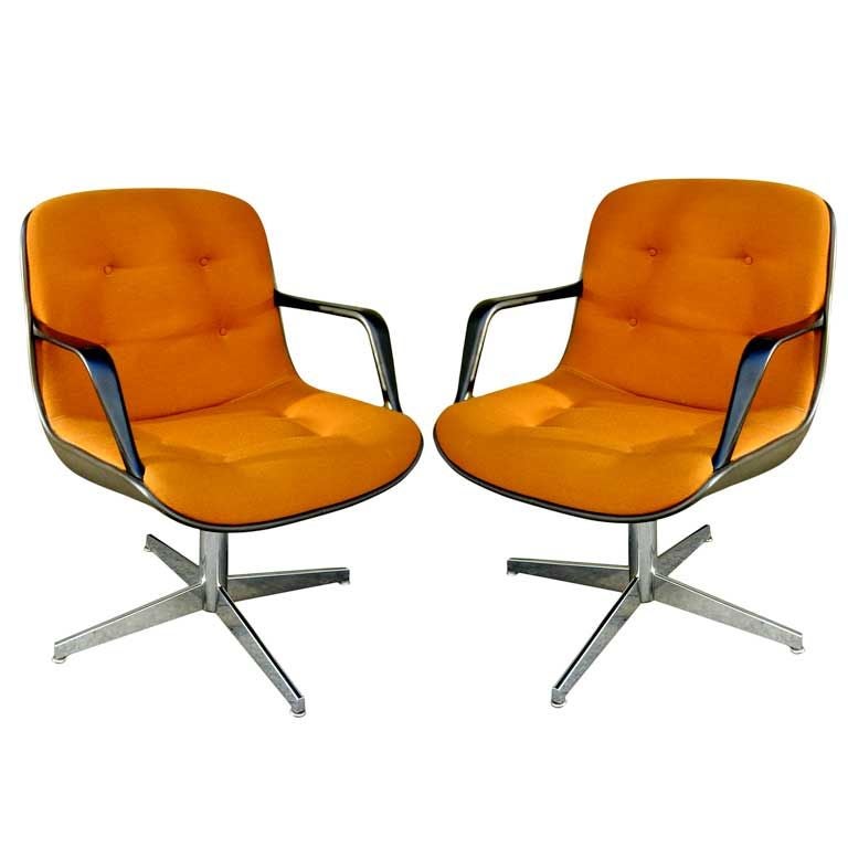 ONE PAIR OF STEELCASE SWIVEL CHAIRS OF CLASSIC DESIGHN