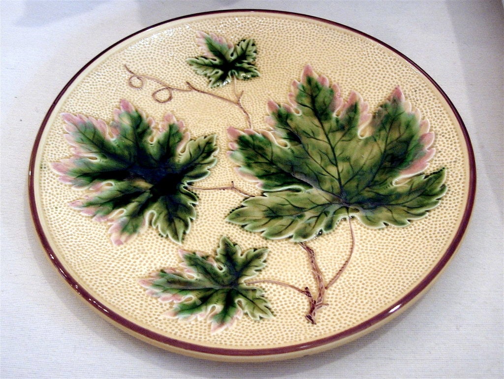 American Set Of Four Majelica Plates With Leaf Decoration For Sale