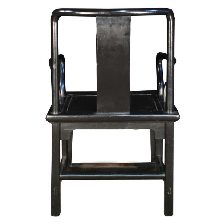 19th Century Chinese Black Guanmaoyi Chair In Excellent Condition In Chicago, IL