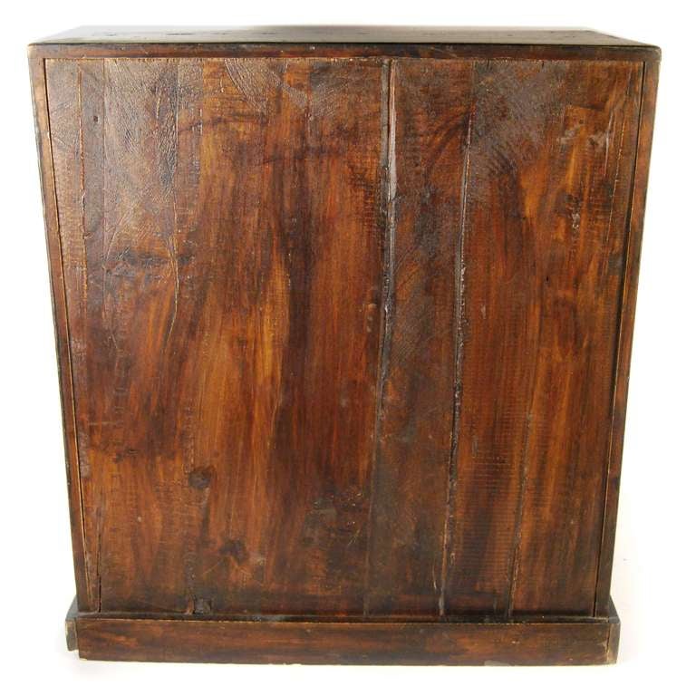 Early 20th Century Chinese Painted Small Altar Cabinet In Excellent Condition In Chicago, IL