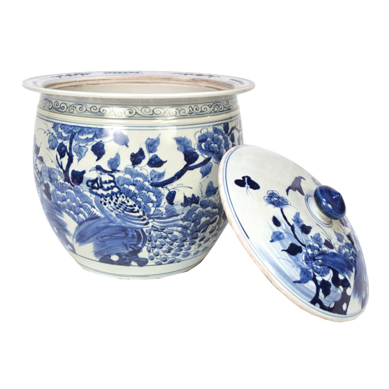 20th Century Chinese Blue and White Covered Jar