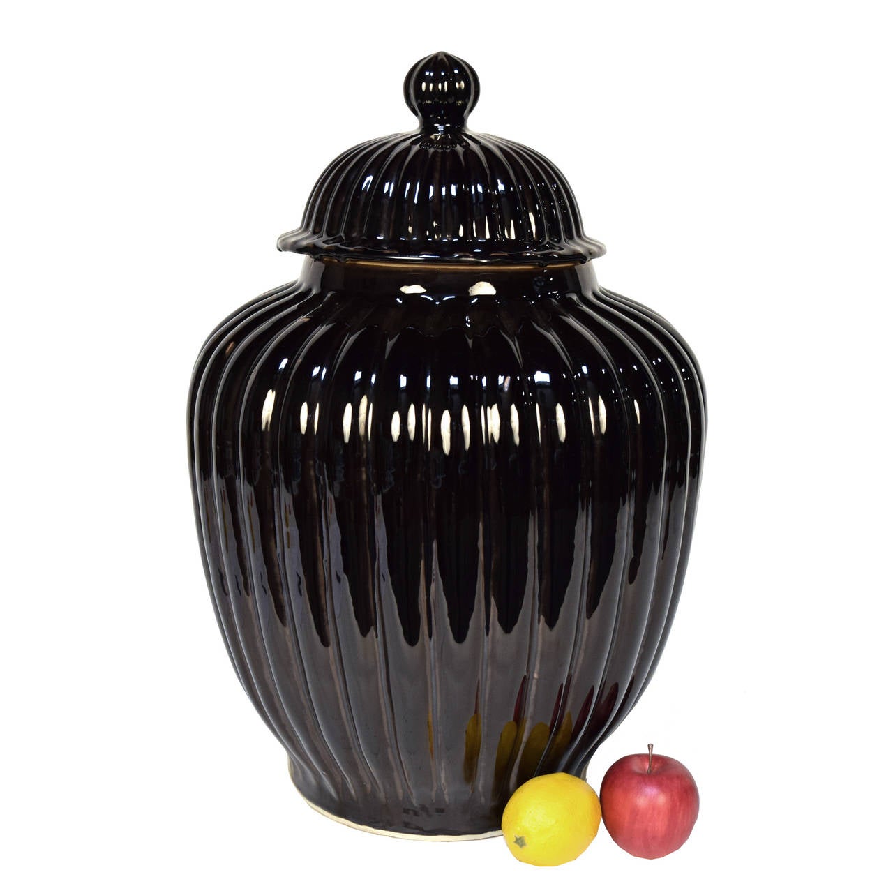 Chinese Noir Glazed Melon Ginger Jar In Excellent Condition In Chicago, IL