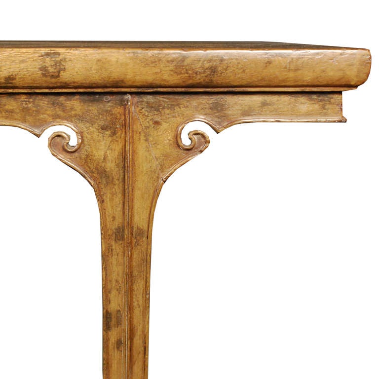 19th Century Chinese Elegant Altar Table with Ming Legs In Excellent Condition In Chicago, IL