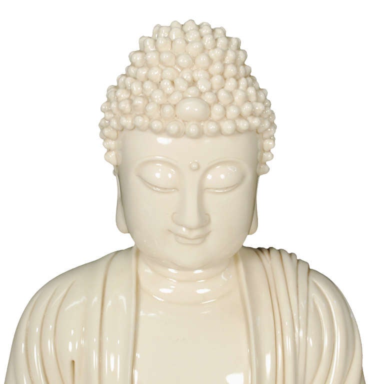 Blanc de Chine Buddha In Excellent Condition In Chicago, IL