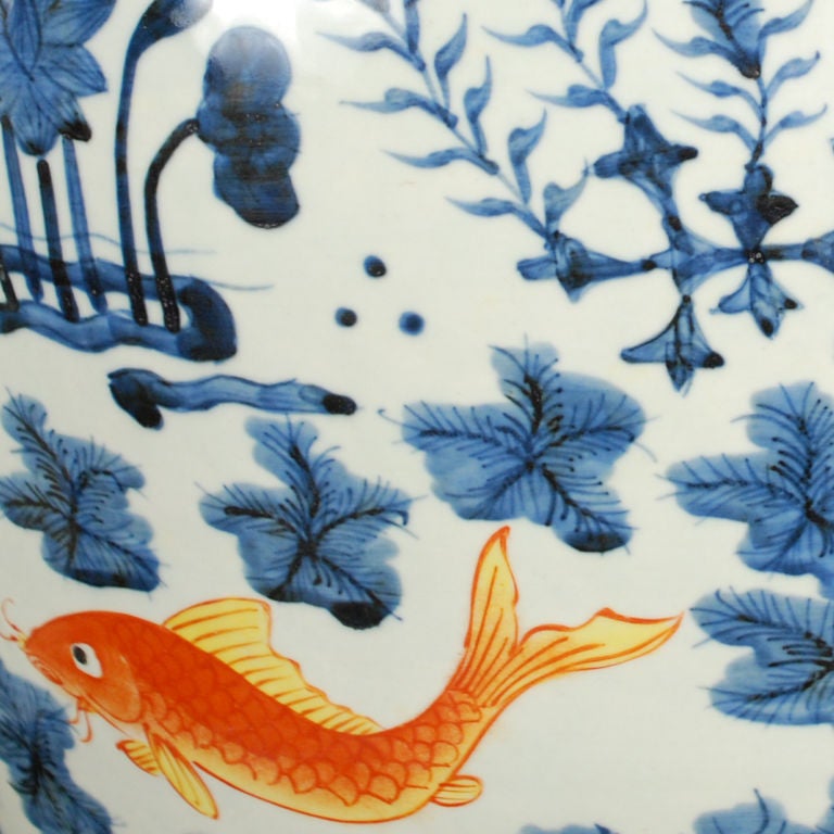 Pair of 20th Century Chinese Goldfish Jars with Lids In Excellent Condition In Chicago, IL
