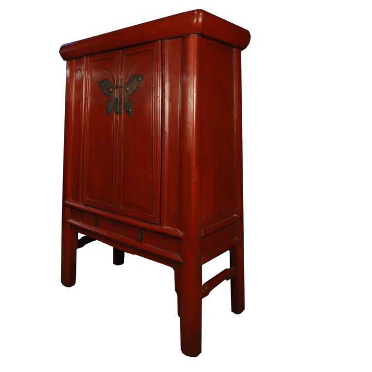 Early 20th Century Chinese Tapered Butterfly Cabinet In Excellent Condition In Chicago, IL