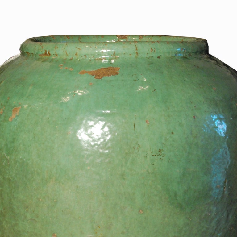 19th Century Chinese Celadon Glazed Urn In Excellent Condition In Chicago, IL