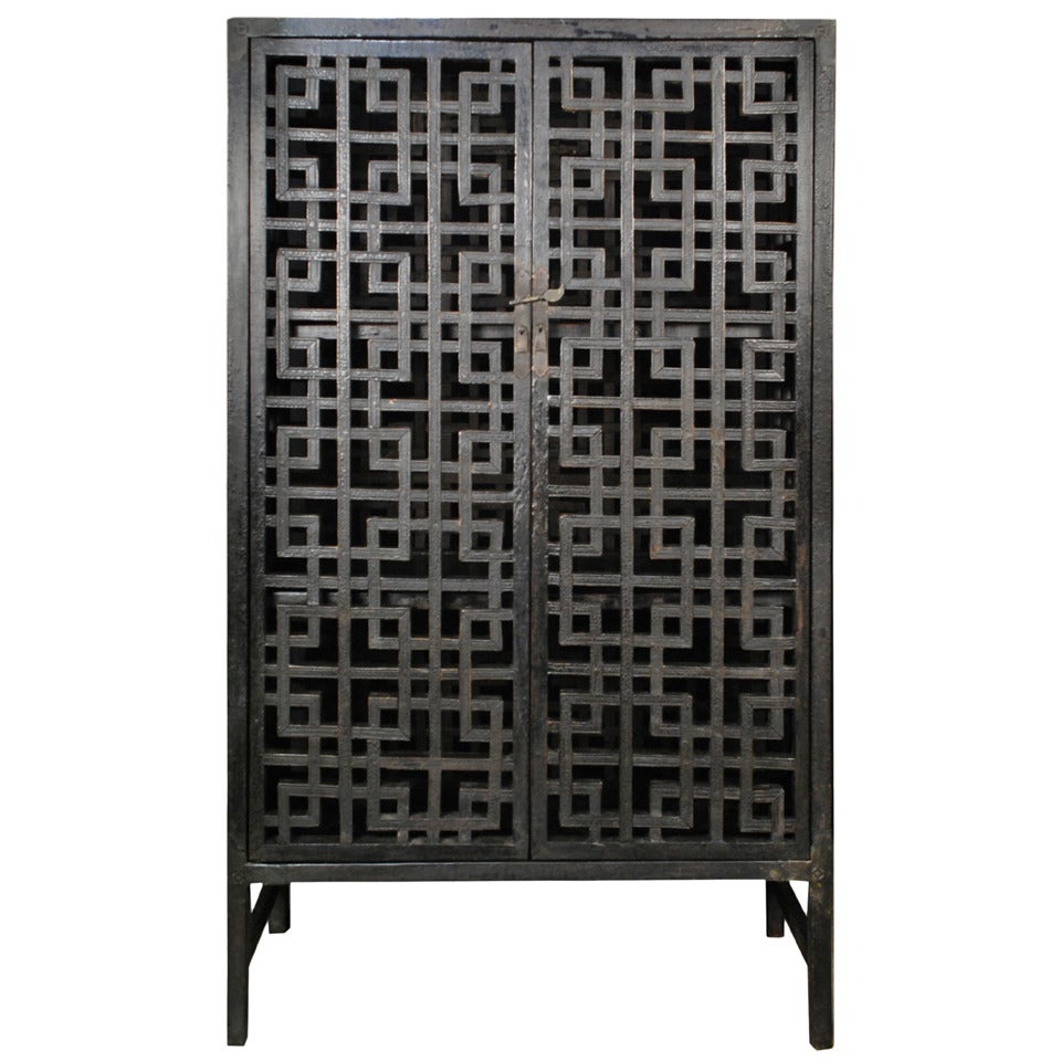 Early 20th Century Chinese Four-Sided Lattice Collector's Cabinet