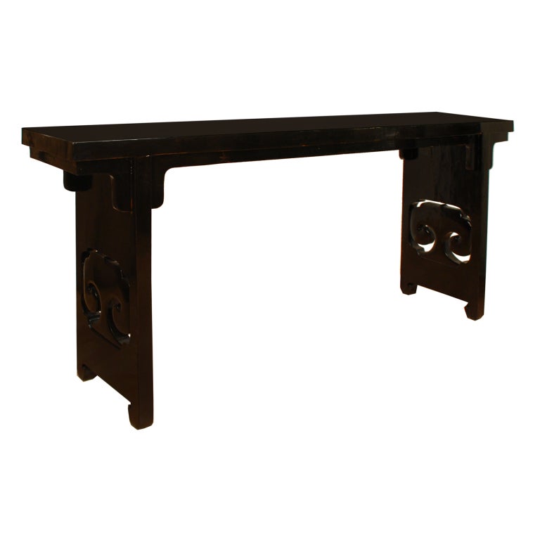 19th Century Chinese Black Lacquered Ruyi Altar