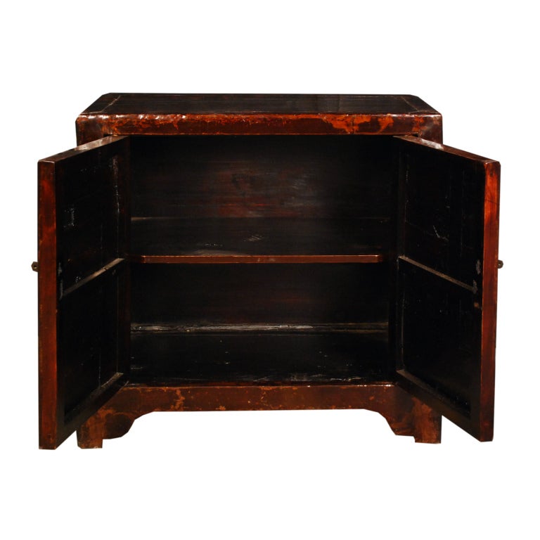 A 19th century Chinese cordovan lacquered chest with two doors and brass hardware.

Pagoda Red Collection #:  CAI009


Keywords:  Chest, cabinet, dresser, commode, night stand, bedside, media