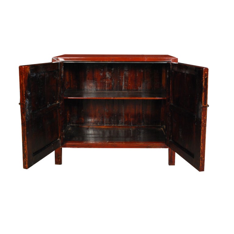 A 19th century Chinese red lacquer chest with two doors with brass hardware.

Pagoda Red Collection #:  CAI032


Keywords:  Chest, commode, dresser, chest of drawers, night stand, bedside