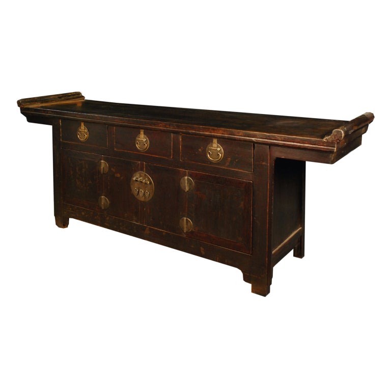 19th Century Chinese Altar Coffer In Excellent Condition In Chicago, IL