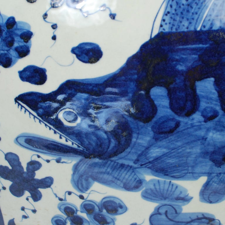 Early 20th Century Chinese Blue and White Fish Bowl In Excellent Condition In Chicago, IL