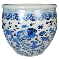Bol à poisson bleu et blanc du début du 20e siècle chinois