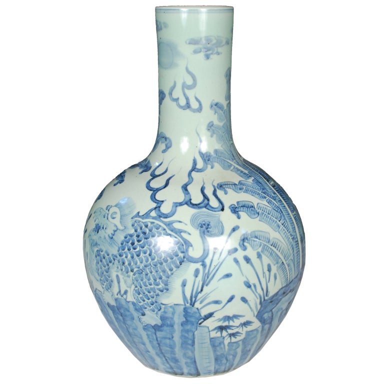 20th Century Chinese Blue and White Bottle Vase In Excellent Condition In Chicago, IL