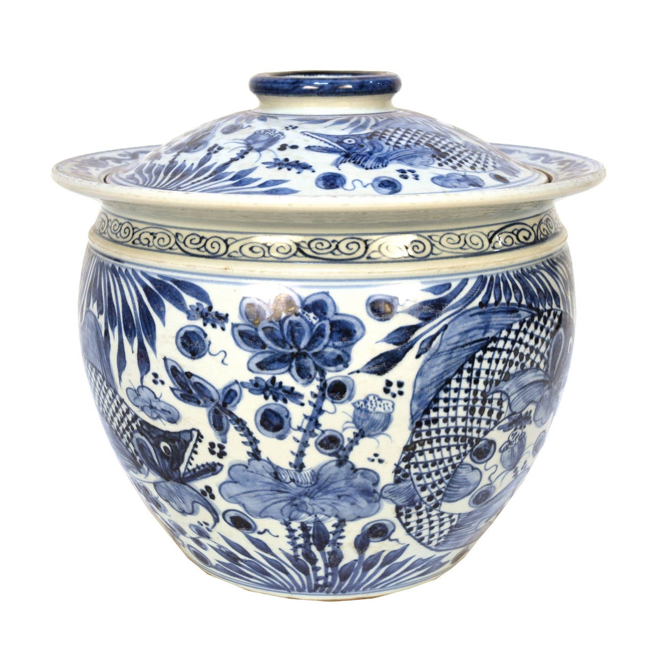20th Century Chinese Blue and White Covered Jar with Fish