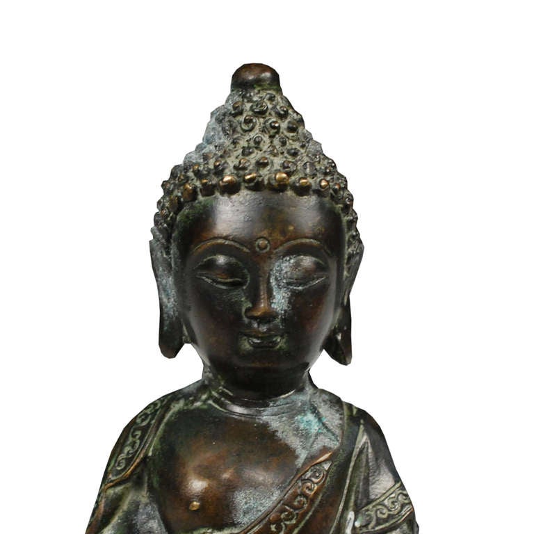 Early 20th Century Tibetan Bronze Buddha In Excellent Condition In Chicago, IL