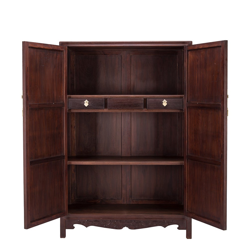 Pair of Chinese Ironwood Book Cabinets In Excellent Condition In Chicago, IL