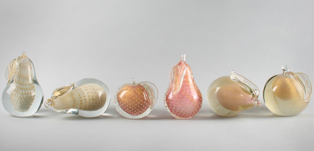 *Measurements*<br />
- The Set of Golden Pears (top) measure 6