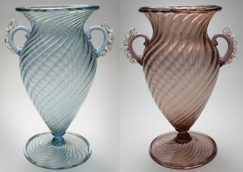 Beautiful Venetian Classic Glass Vase For Sale 3