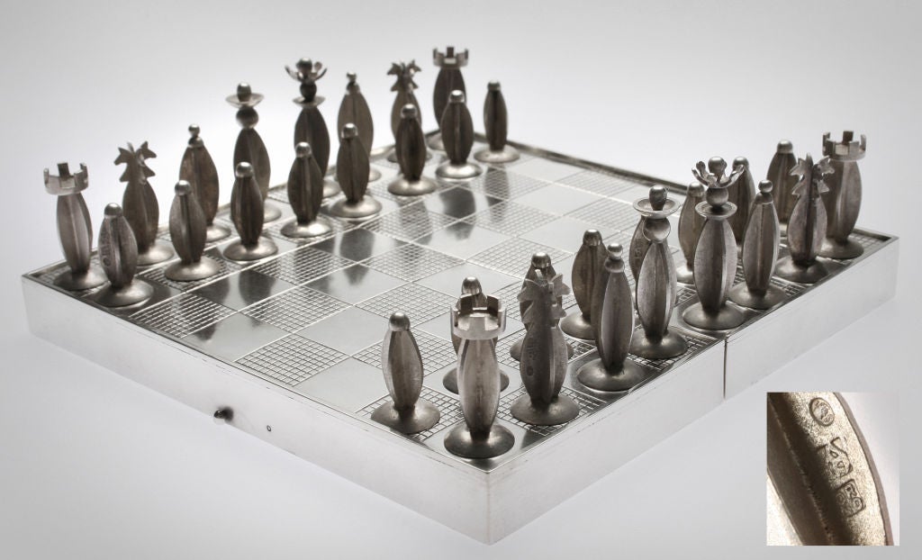 This is a wonderfully designed traveling chess set. The attention to detail is so interesting.  <br />
*Measurements*<br />
The case when closed, measures 6 1/2